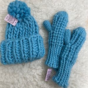 Wild Fable Matching hat and mittens